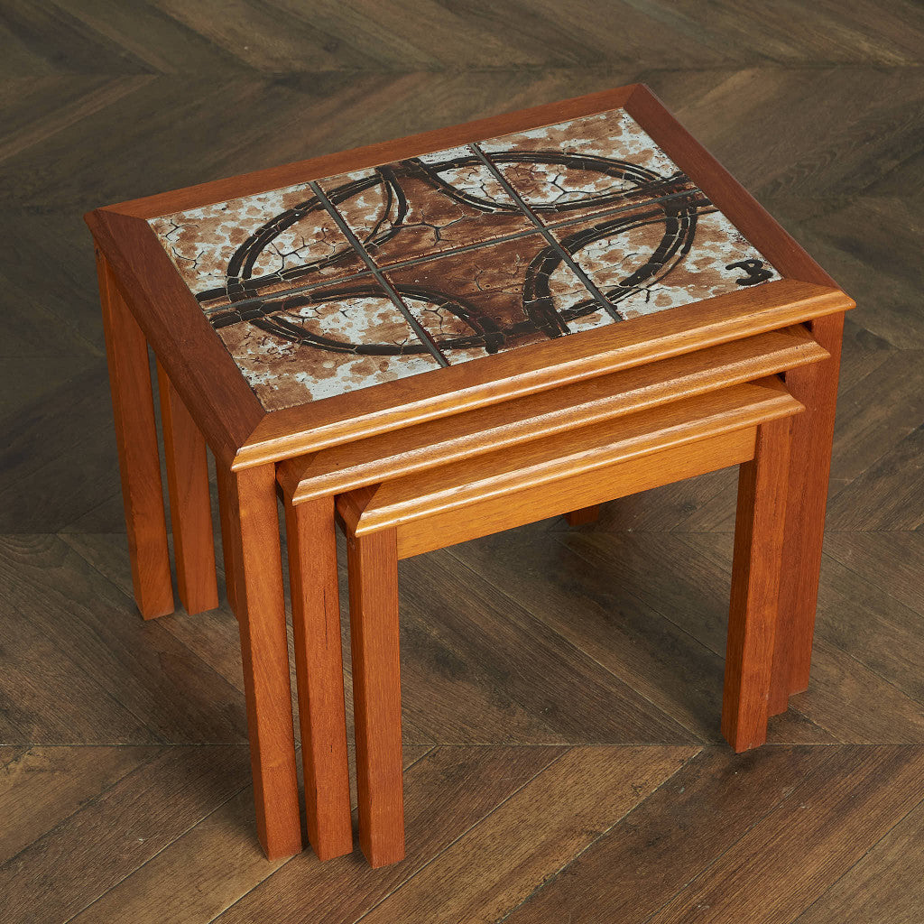 TRIOH mobler Danish tile top nesting table #84018