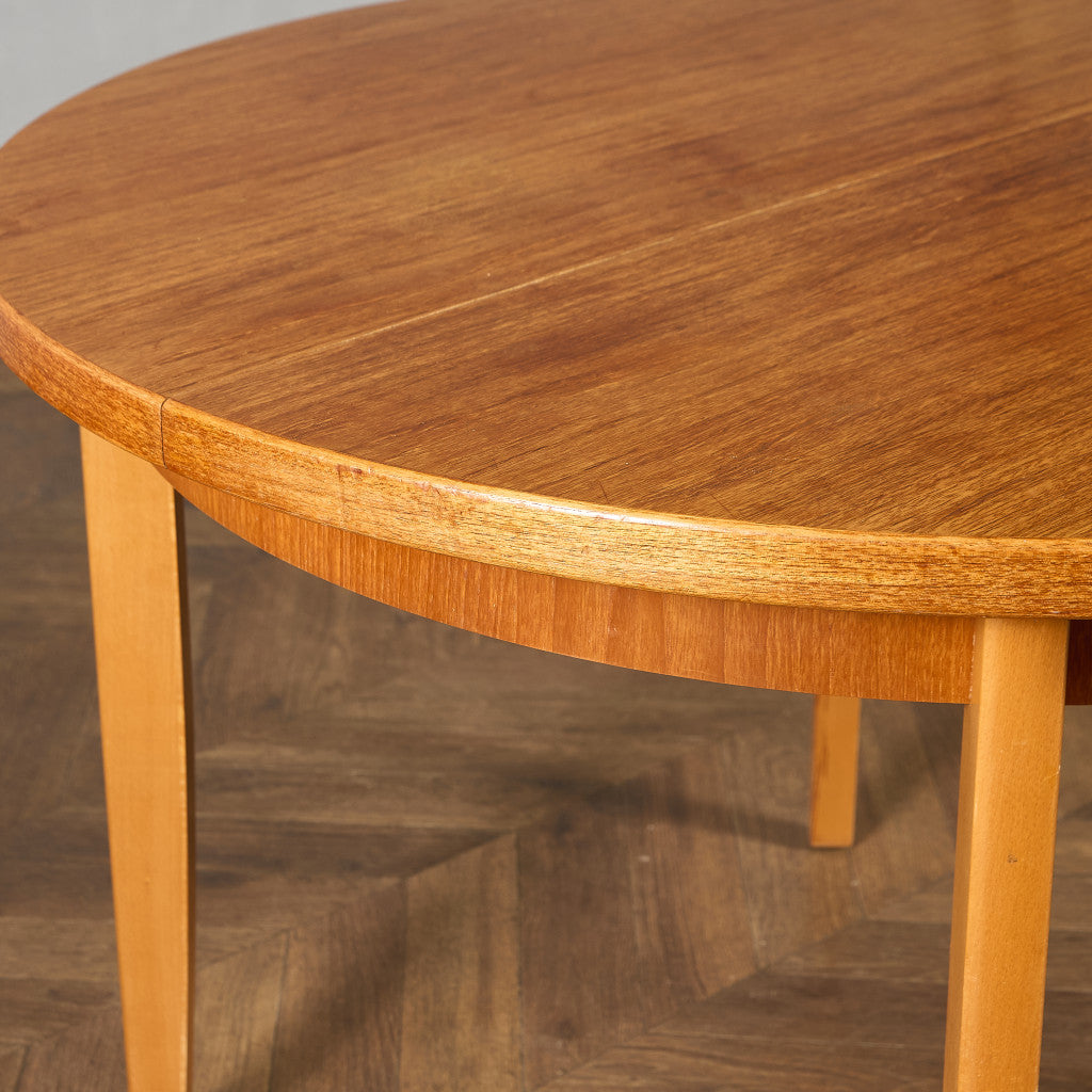 旧東ドイツ ヴィンテージ ラウンド ダイニングテーブル #95593