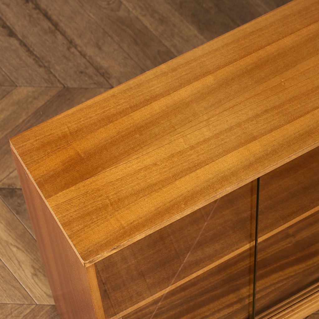 Cumbrae ヴィンテージ ナロー ガラス ブックケース 食器棚