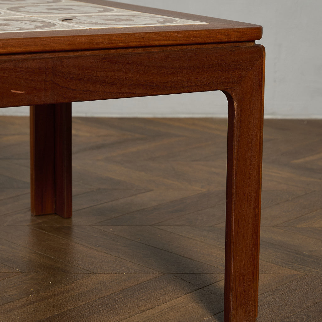 タイルトップ コーヒーテーブル