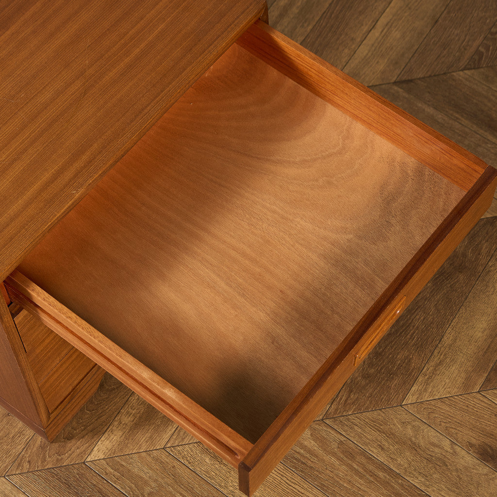 英国 ヴィンテージ 4段 サイドチェスト