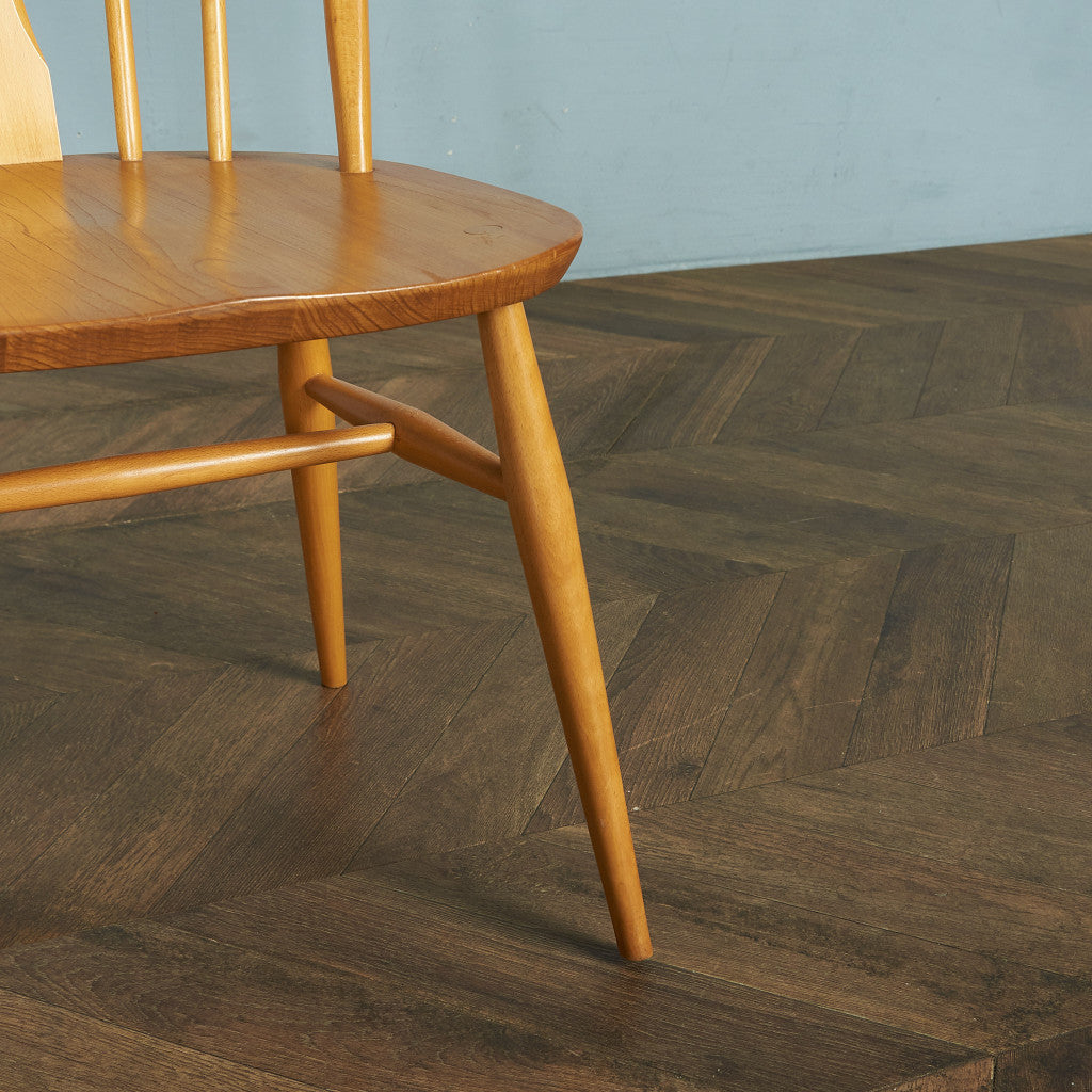 シスルバックチェア / ラウンドメタルラベル