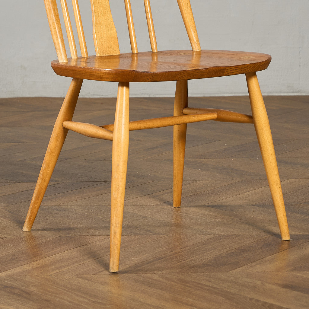 スワンバックチェア