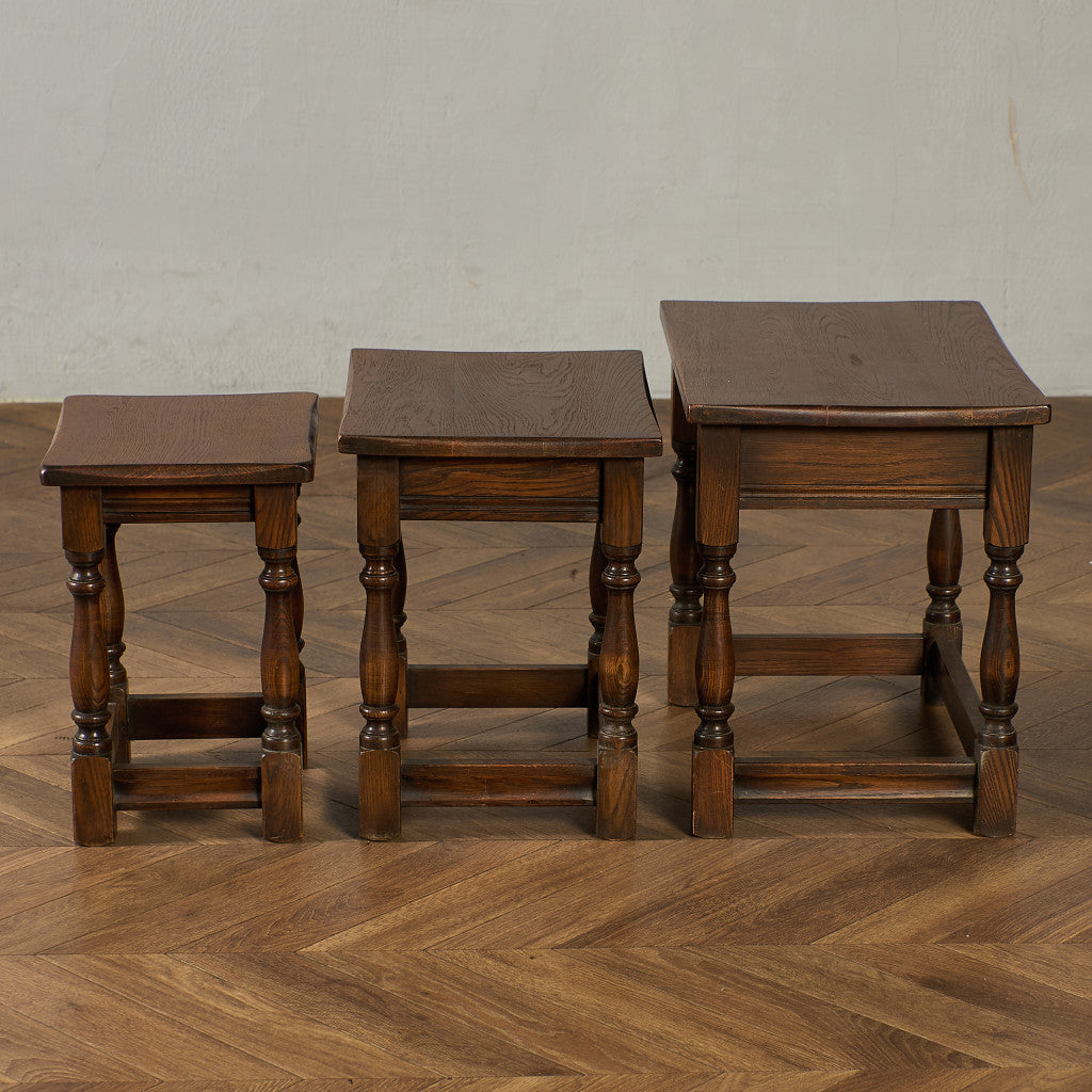 英国 クラシック オーク材 ネストテーブル