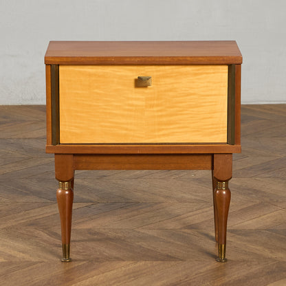 英国 ヴィンテージ ベッドサイドキャビネット