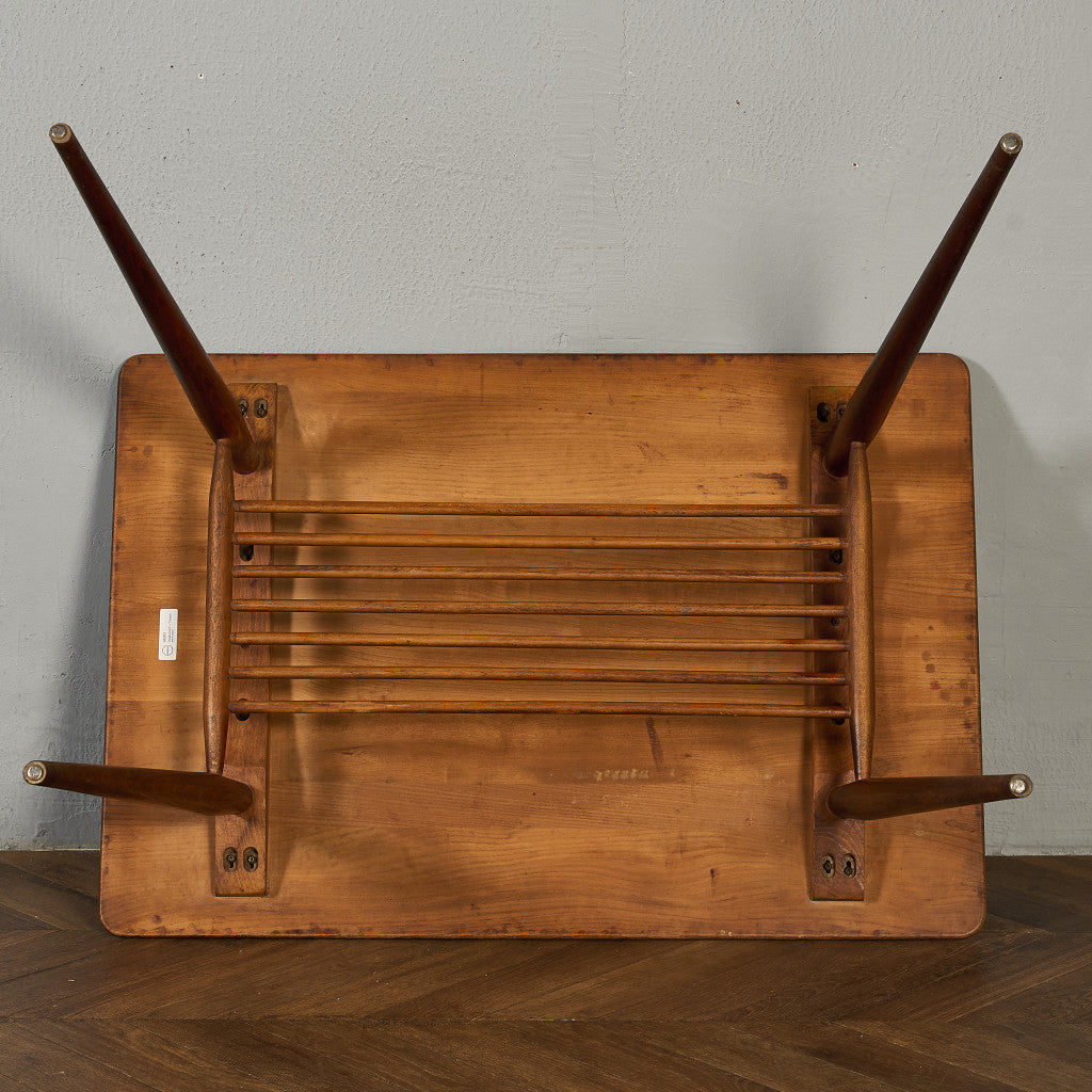 ブレックファストテーブル