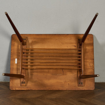 ブレックファストテーブル