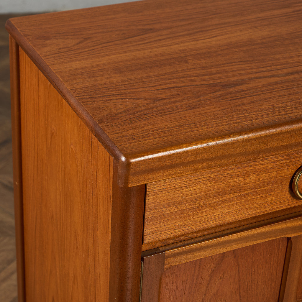 十字扉 ヴィンテージ サイドボード