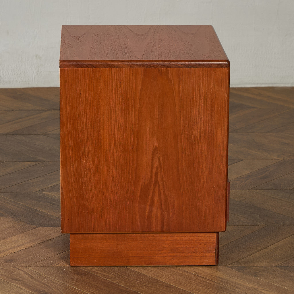 Fresco ナイトテーブル