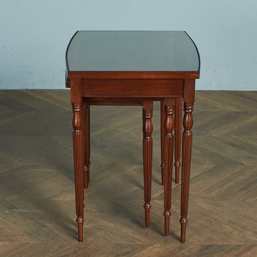British classic glass top nesting table #74651 – camori
