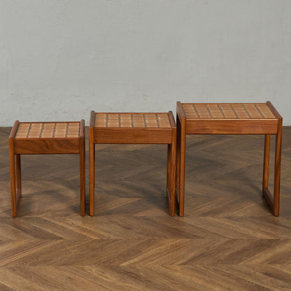 英国 ヴィンテージ タイルトップ ネストテーブル #91883