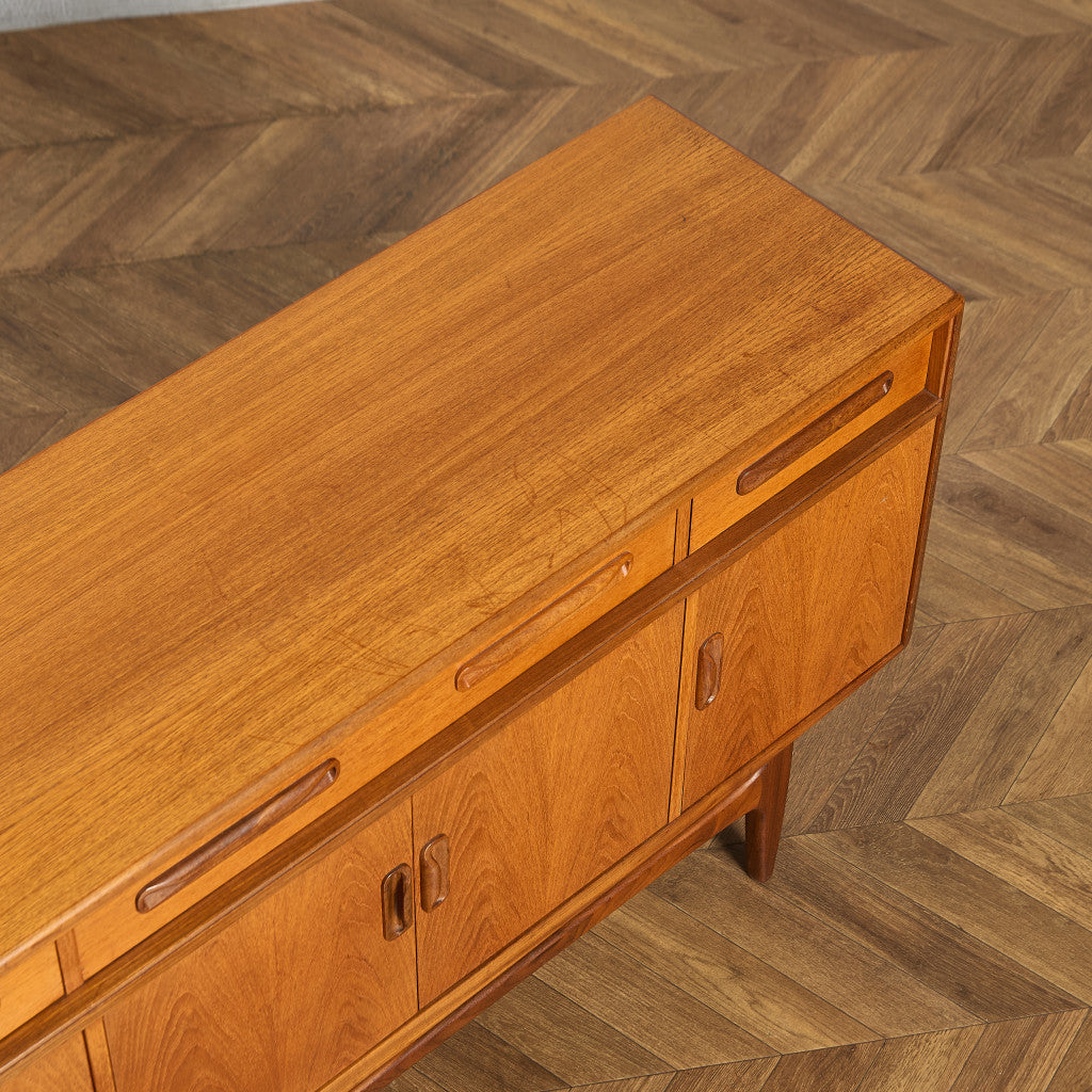 Fresco ヴィンテージ 脚付き サイドボード (4072)