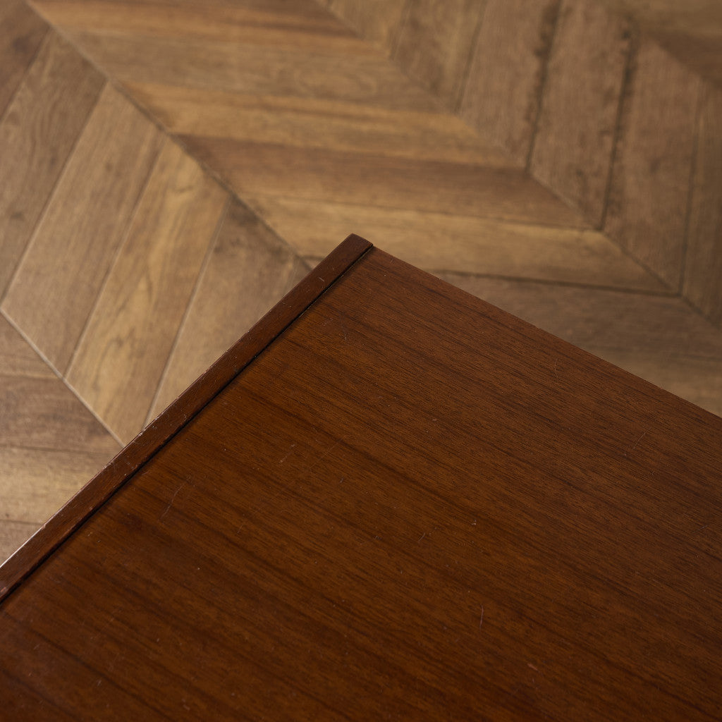 Tola&black ベッドサイドテーブル 206