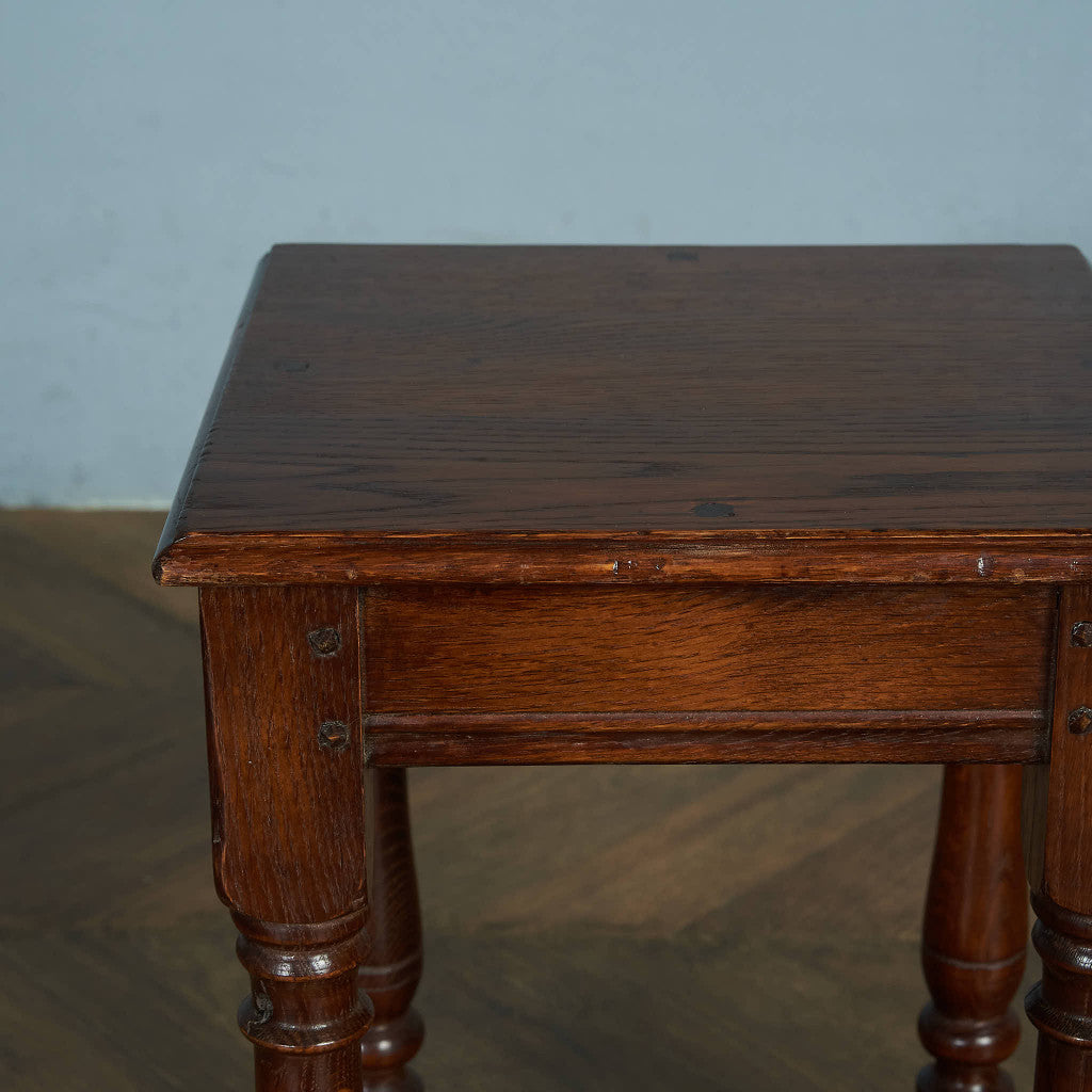 British classic oak nesting table #84618