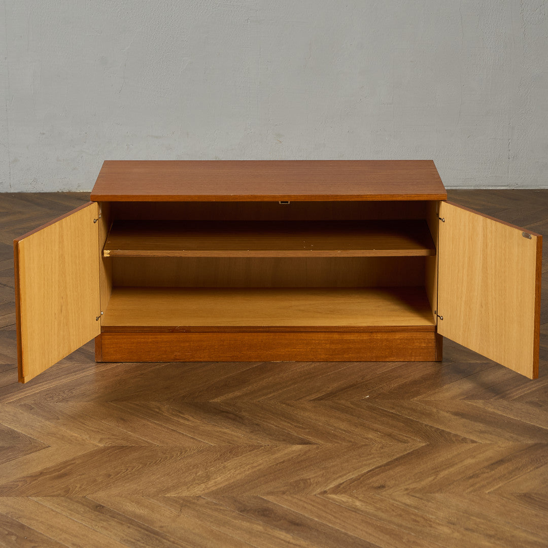 英国 ヴィンテージ キャビネット