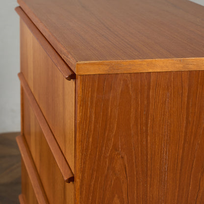 英国 ヴィンテージ 4段 チェスト #90033