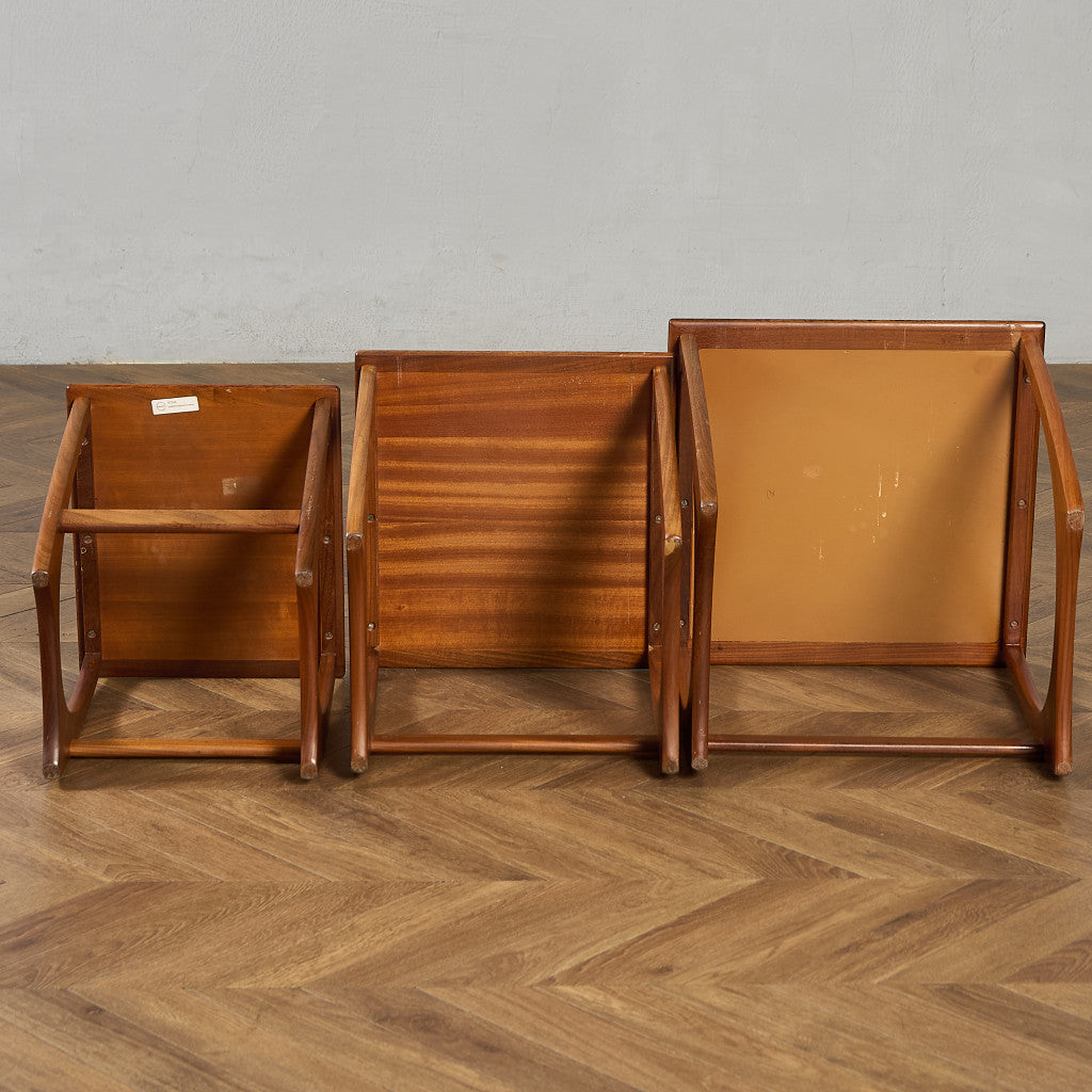 Astro タイルトップ ネストテーブル