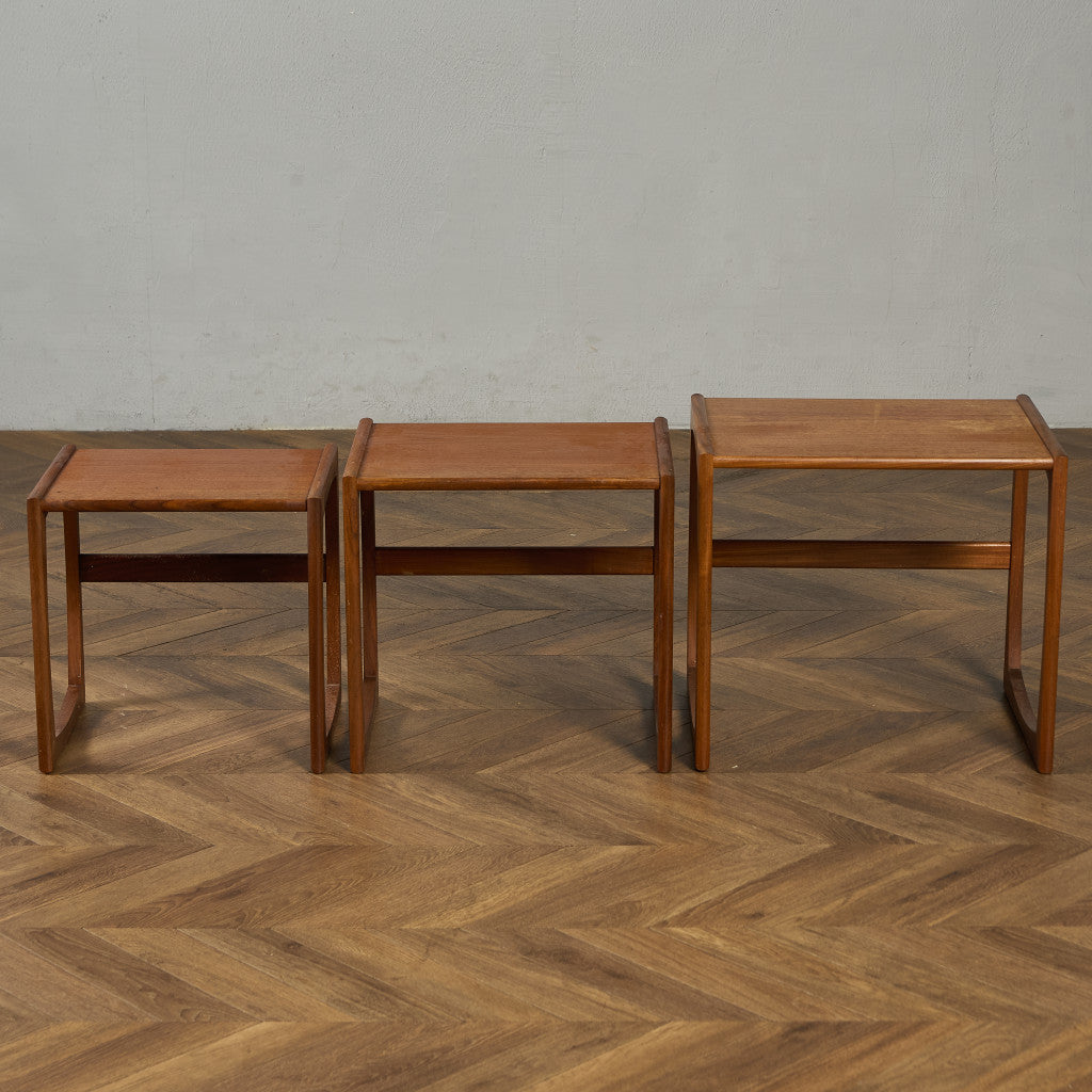 Quadrille ヴィンテージ ネストテーブル