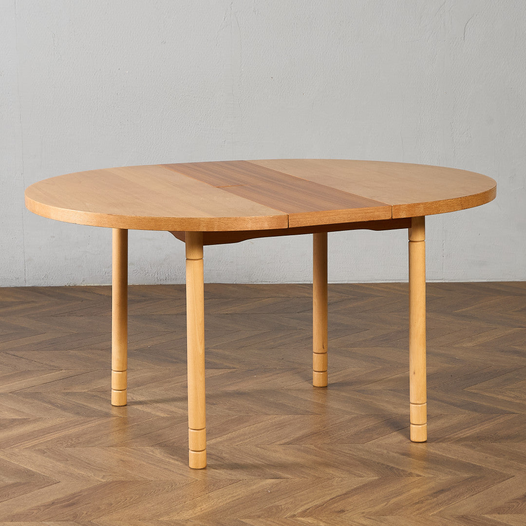 旧東ドイツ ヴィンテージ ラウンド ダイニングテーブル