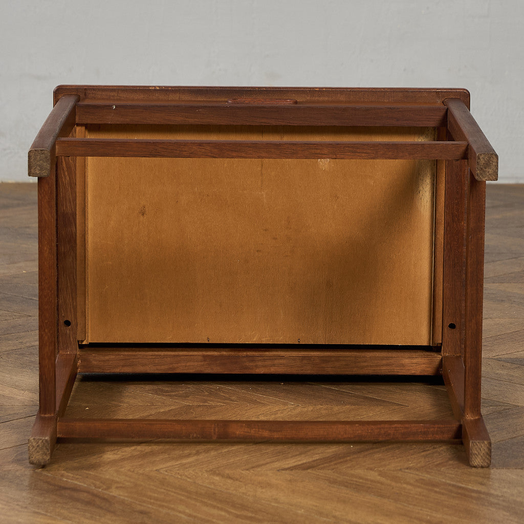 英国 ヴィンテージ ナイトスタンド サイドテーブル