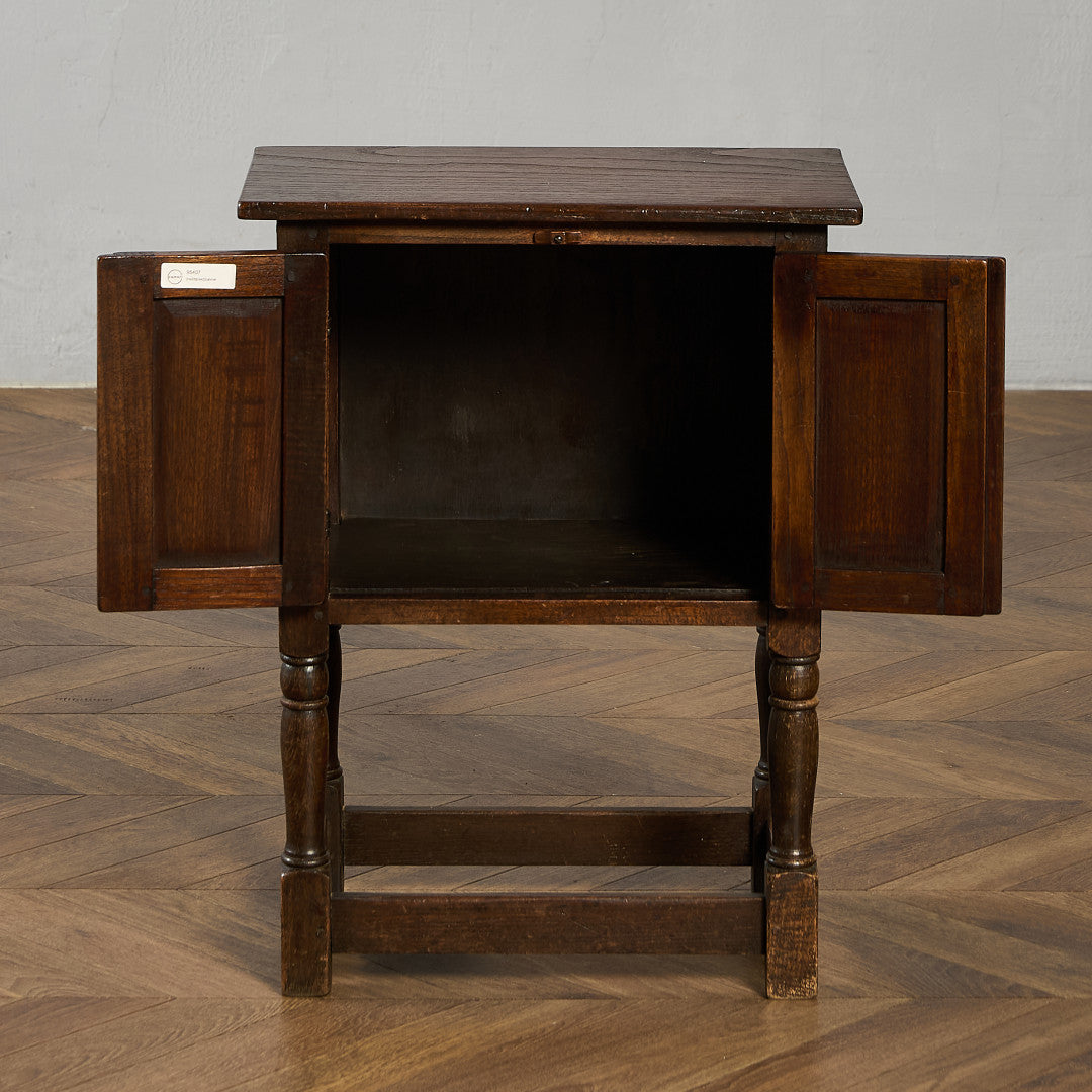 英国 クラシック サイドキャビネット サイドテーブル