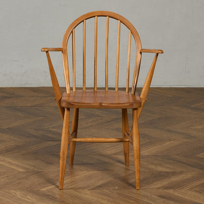 フープバックアームチェア