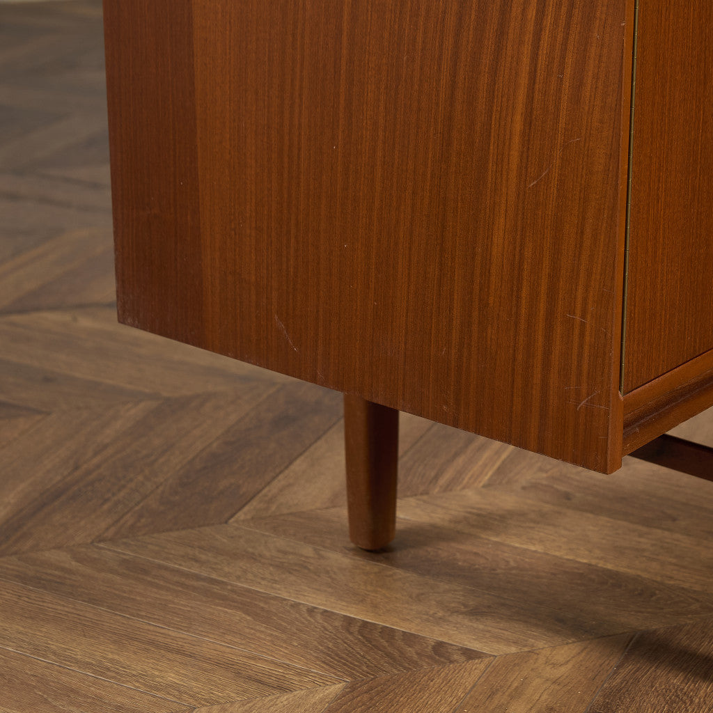 イギリス ヴィンテージ サイドボード カップボード