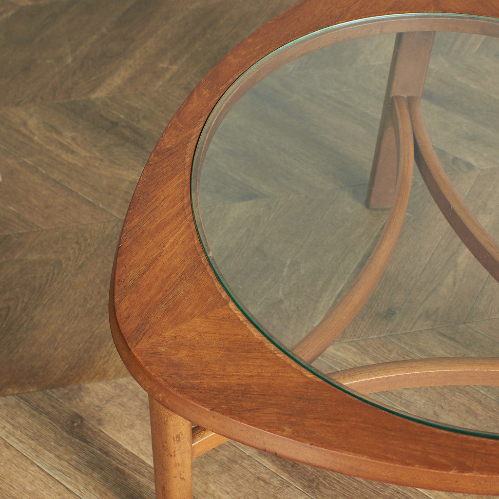 ヴィンテージ トライアングル ガラストップテーブル