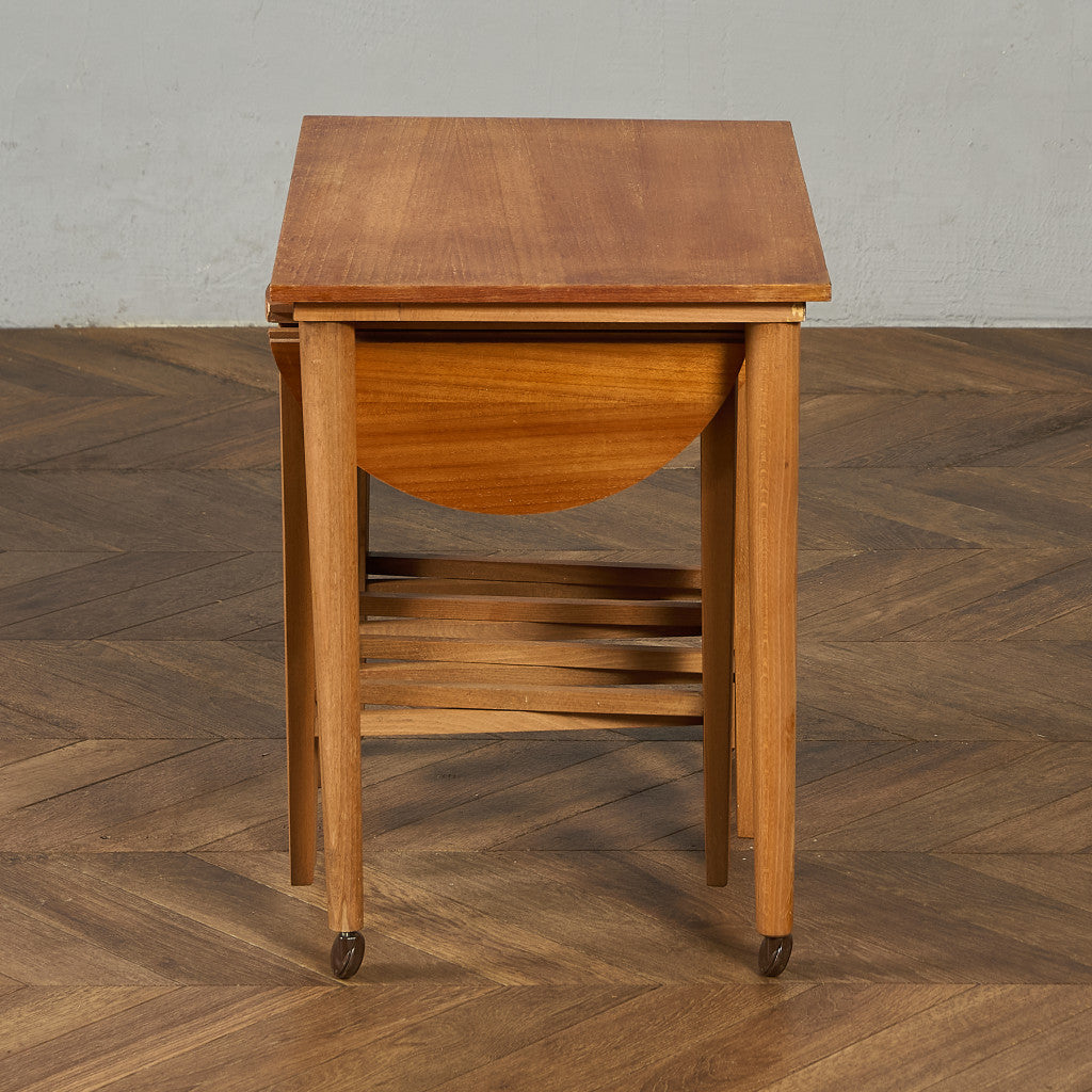 Novy Domov ヴィンテージ ネストテーブル