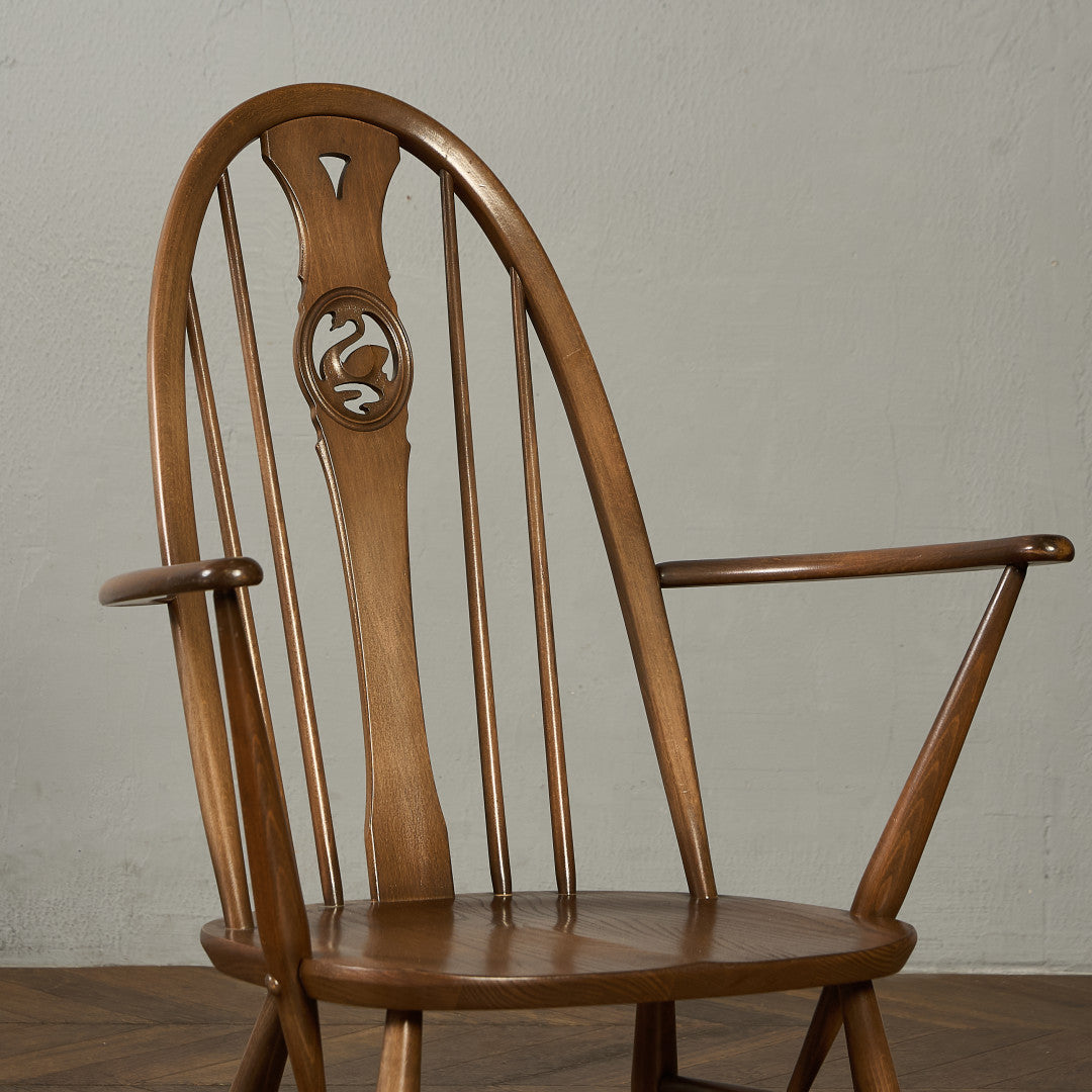 スワンバック アームチェア