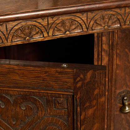 英国 クラシック コートカップボード