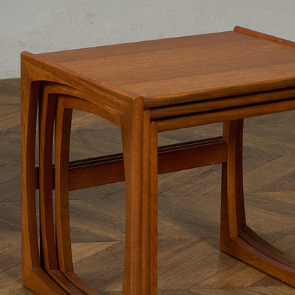 Quadrille ヴィンテージ ネストテーブル