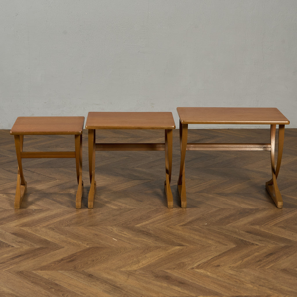 ネストテーブル