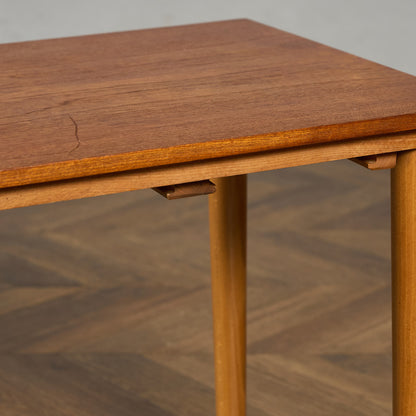 Novy Domov社 Poul Hundevad ネストテーブル