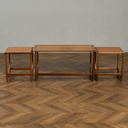 Astro ネスト コーヒーテーブル