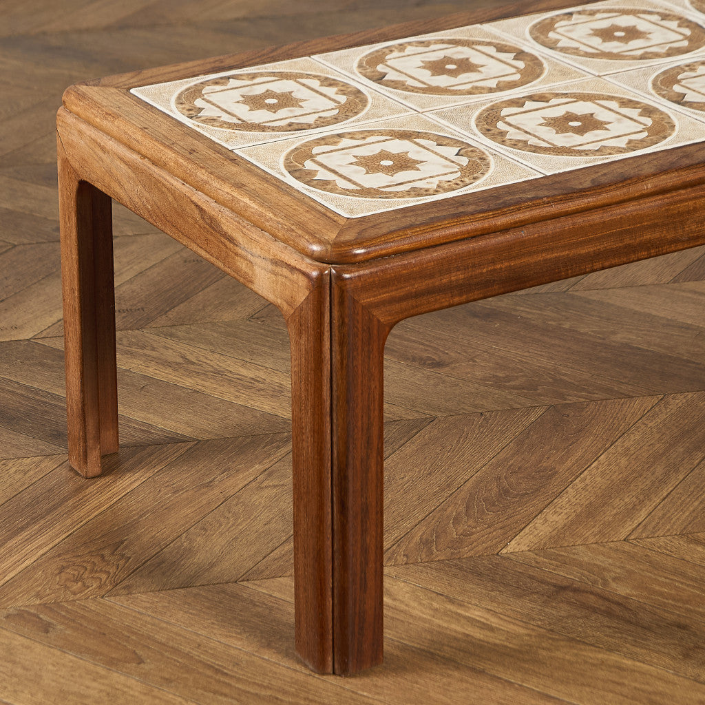 タイルトップ コーヒーテーブル