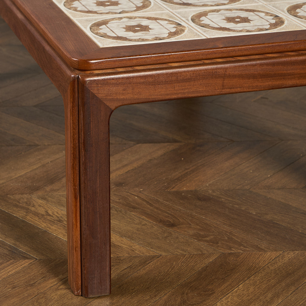 タイルトップ コーヒーテーブル