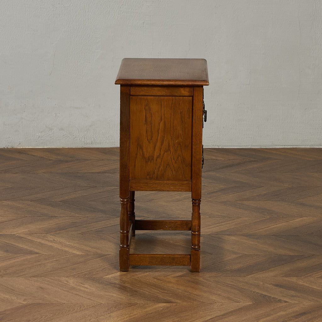 英国 クラシック サイドキャビネット サイドテーブル