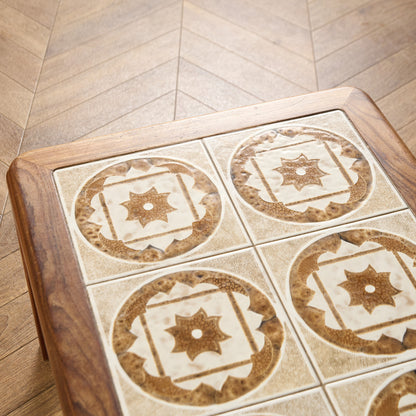 タイルトップ コーヒーテーブル