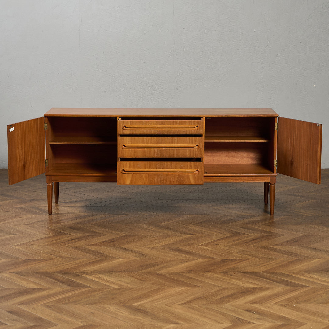 イギリス ヴィンテージ サイドボード