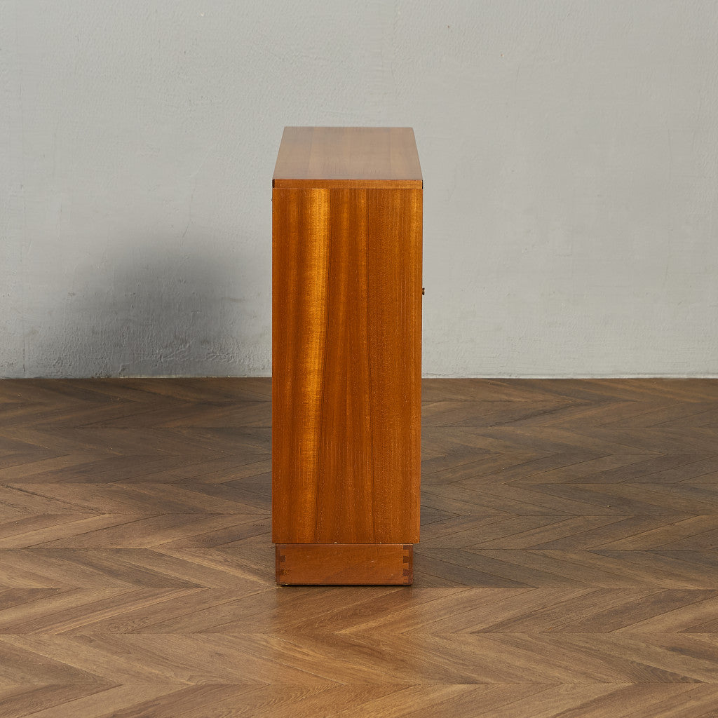 Cumbrae ヴィンテージ ナロー ガラス ブックケース 食器棚