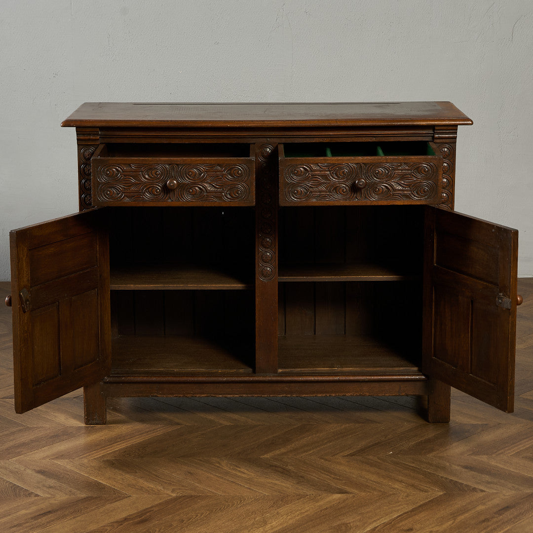 英国 クラシック キャビネット 食器棚