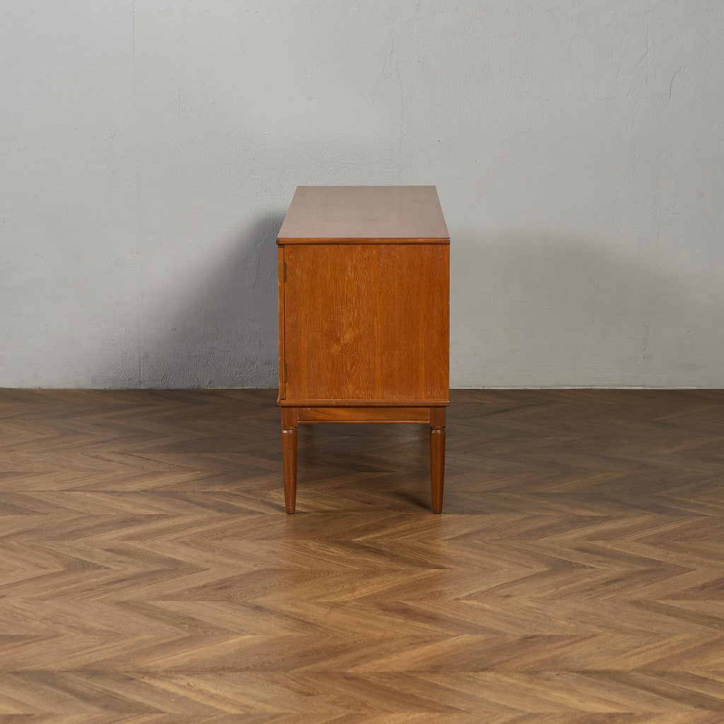 イギリス ヴィンテージ サイドボード