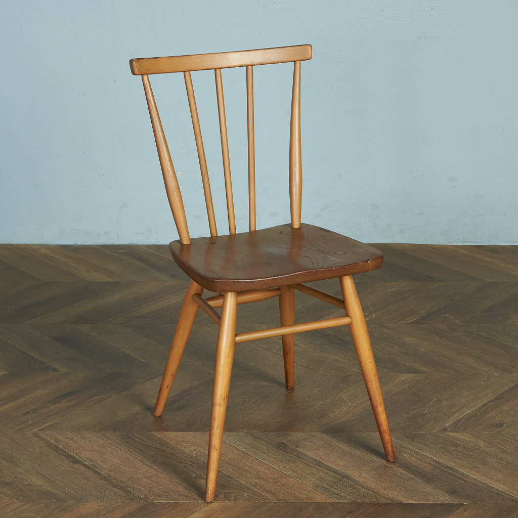 スティックバックチェア