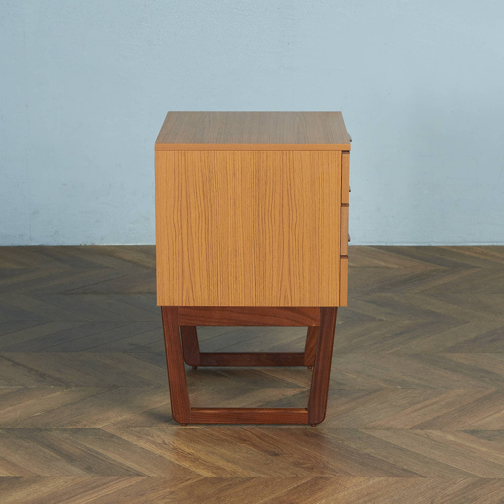 Europa furniture エウロパ・ファニチャー ヴィンテージ 3段 サイド