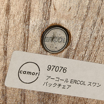 スワンバックチェア ラウンドメタルラベル