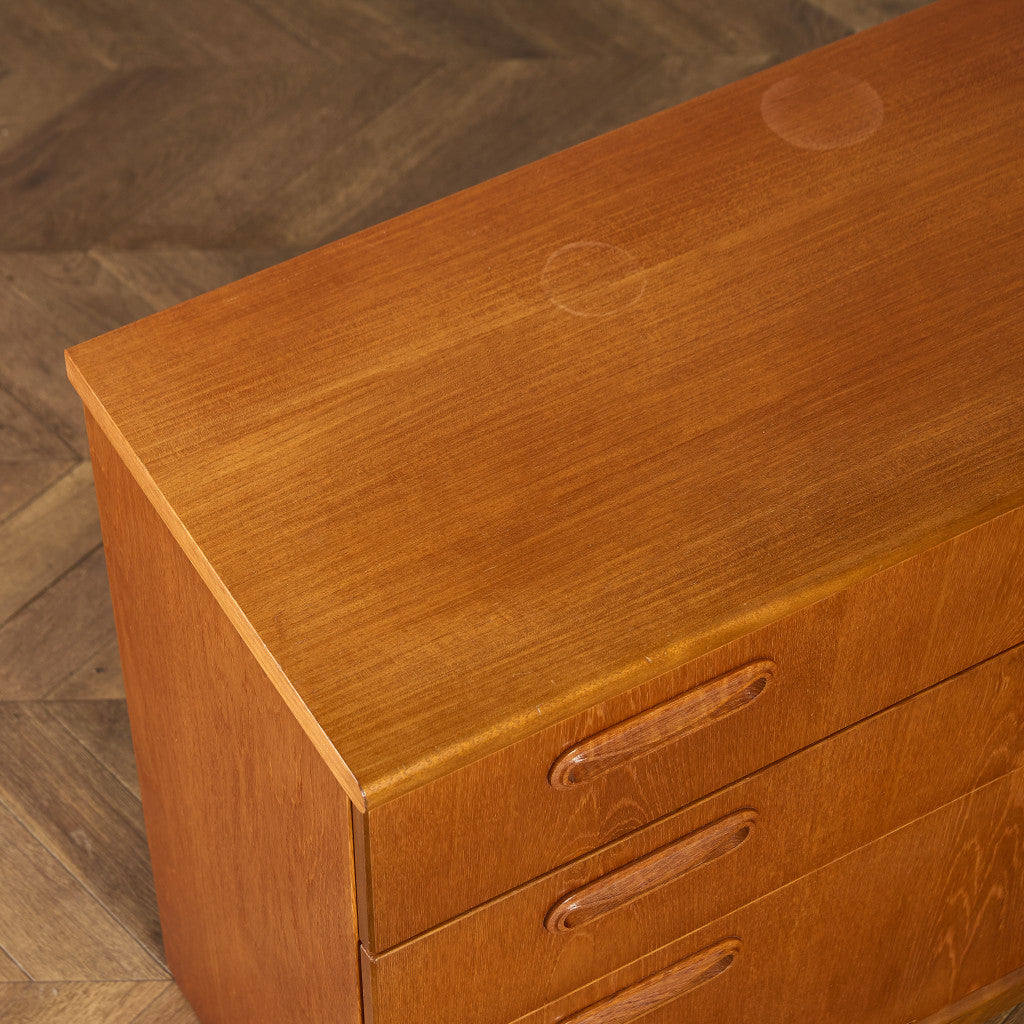 ヴィンテージ 3段チェスト