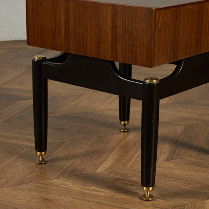 Tola&black ベッドサイドテーブル 206