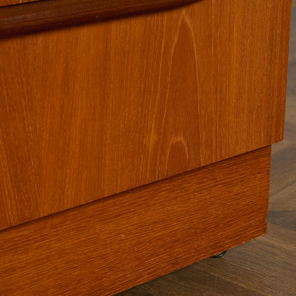 英国ヴィンテージ ハイサイドボード / ハイボード