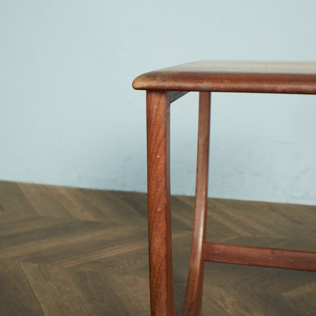 Astro セラミックタイルトップ ネストテーブル (3552D)